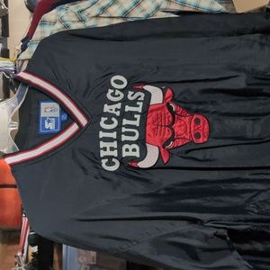 Garage Sale!! Vintage Chicago Bulls Starter pullover mens XXL - RIPPED & TORN